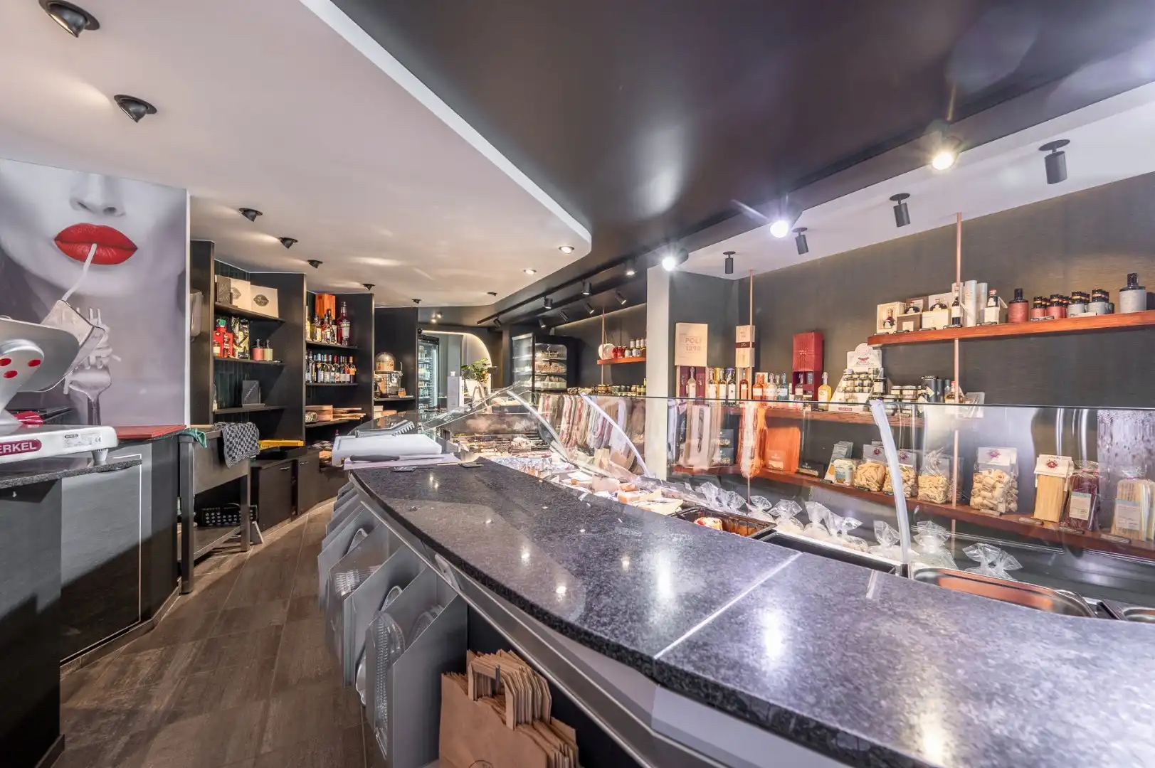 Verhuurd handelspand gelegen op de Lippenslaan vlakbij de Elizabetlaan (5% rendement) foto 5