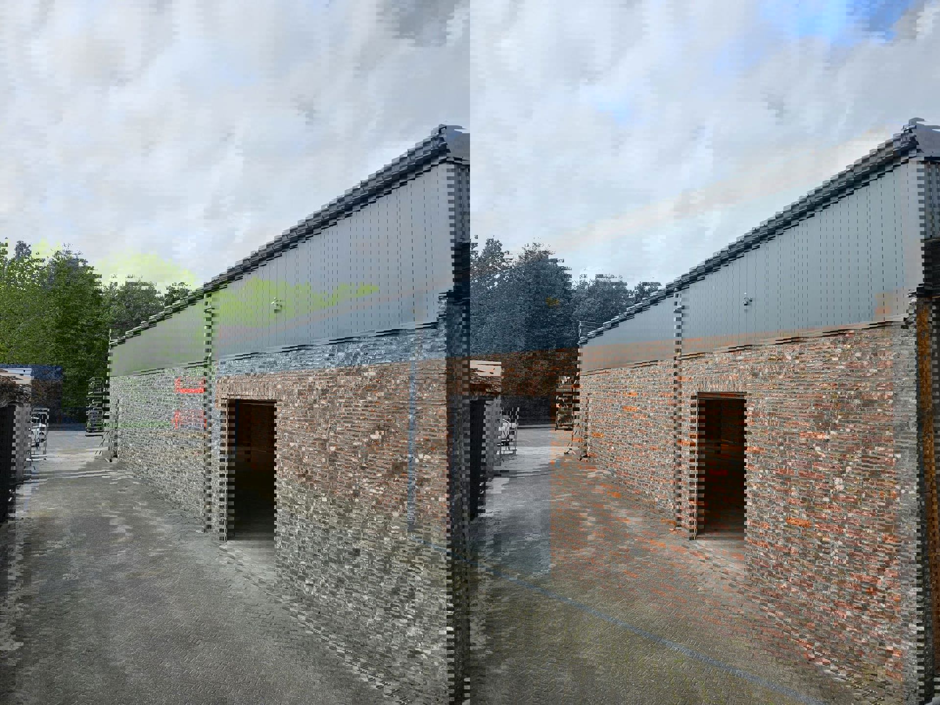 TE HUUR Oudsbergen - magazijn/werkplaats van 293m² foto 8