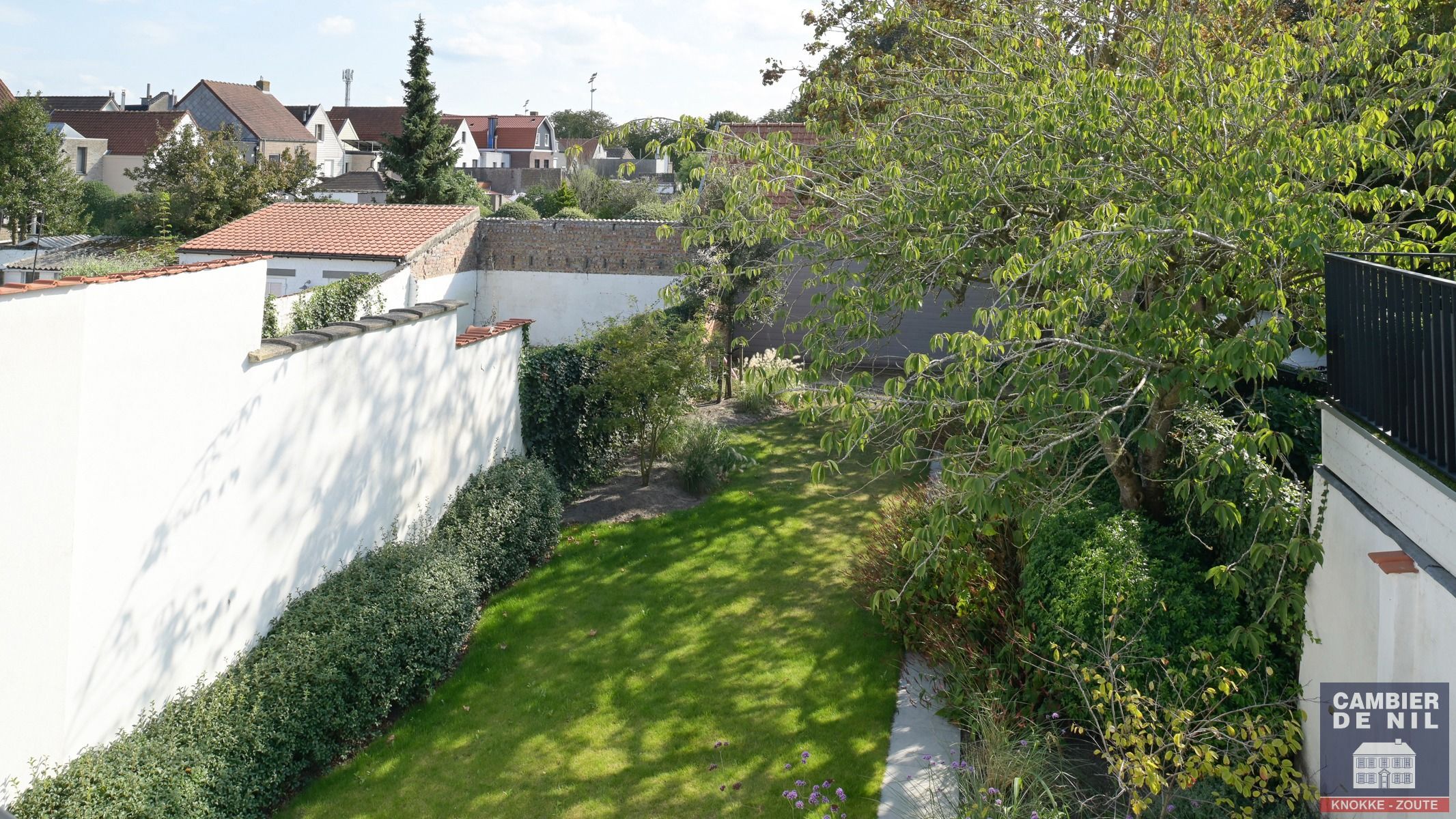 Gerenoveerde woning vlakbij de groentenmarkt en winkels te Oud-Knokke foto 5