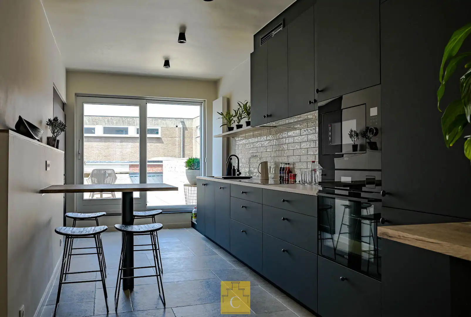 perfect gelegen pas gerenoveerde stadswoning - 340 m2 vloeroppervlakte - met garage, tuin en extra terras op het verdiep foto 22