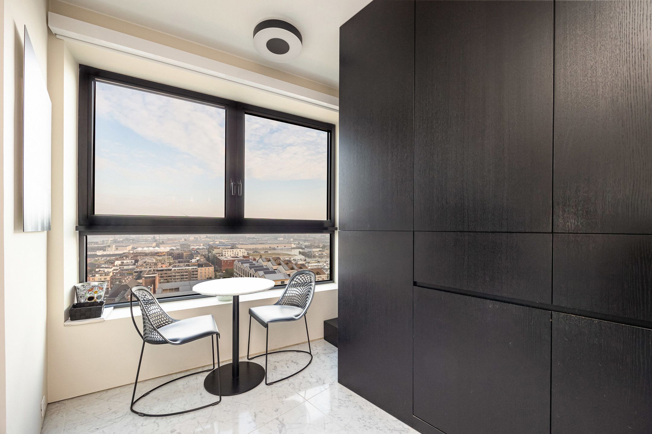 Uniek luxe appartement te residentie London Tower foto 11