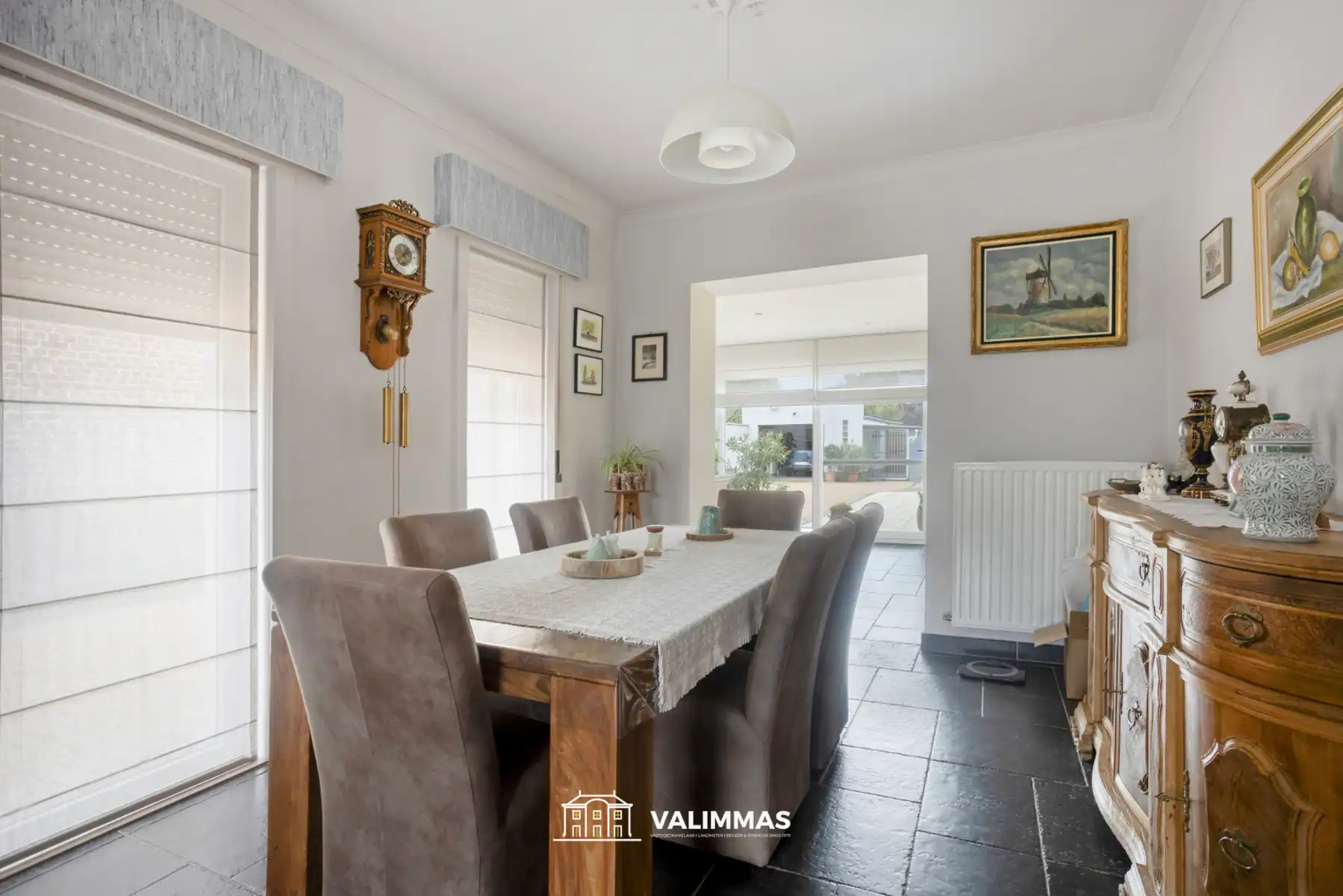 Prachtig gelegen gerenoveerde driegevelwoning met grote tuin foto 5