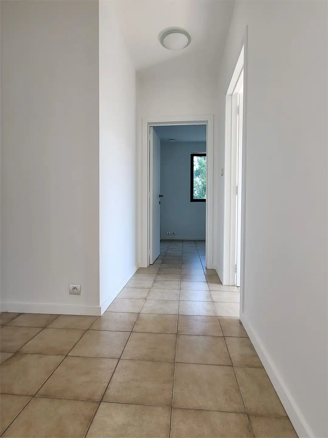 Prachtige moderne woning met bewoonbare oppervlakte van 166m² op 1209m² met zonnige tuin en garage. foto 18