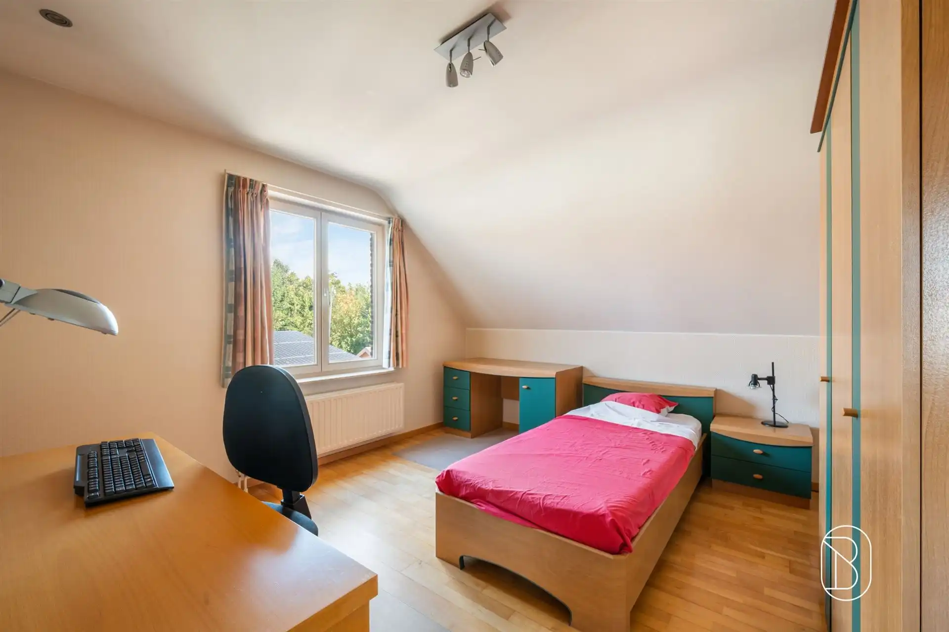 Ruime villa met praktijkruimte in doodlopende straat foto 16