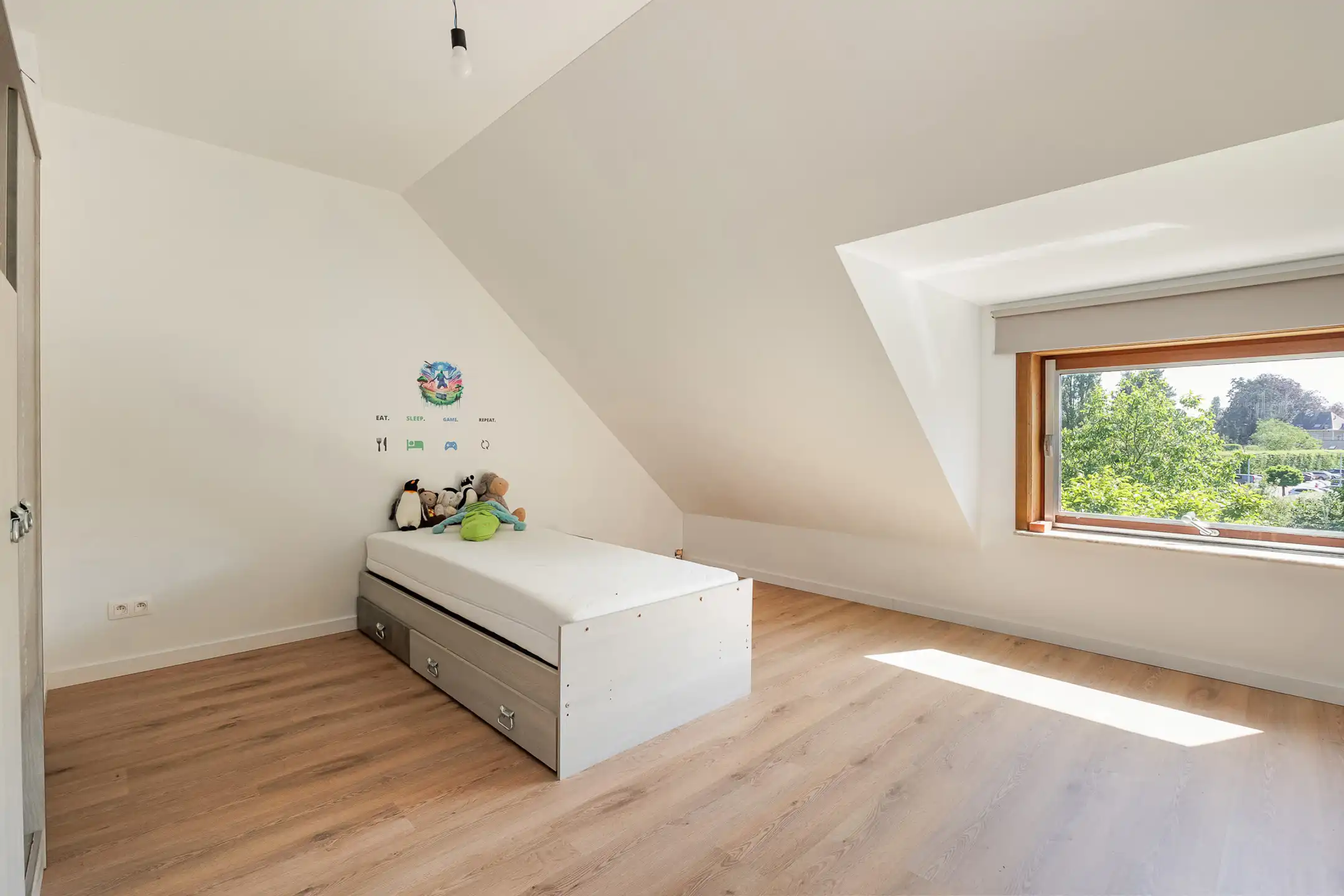Ruime woning met 5 slpk, zonnige tuin & tal van mogelijkheden foto 24