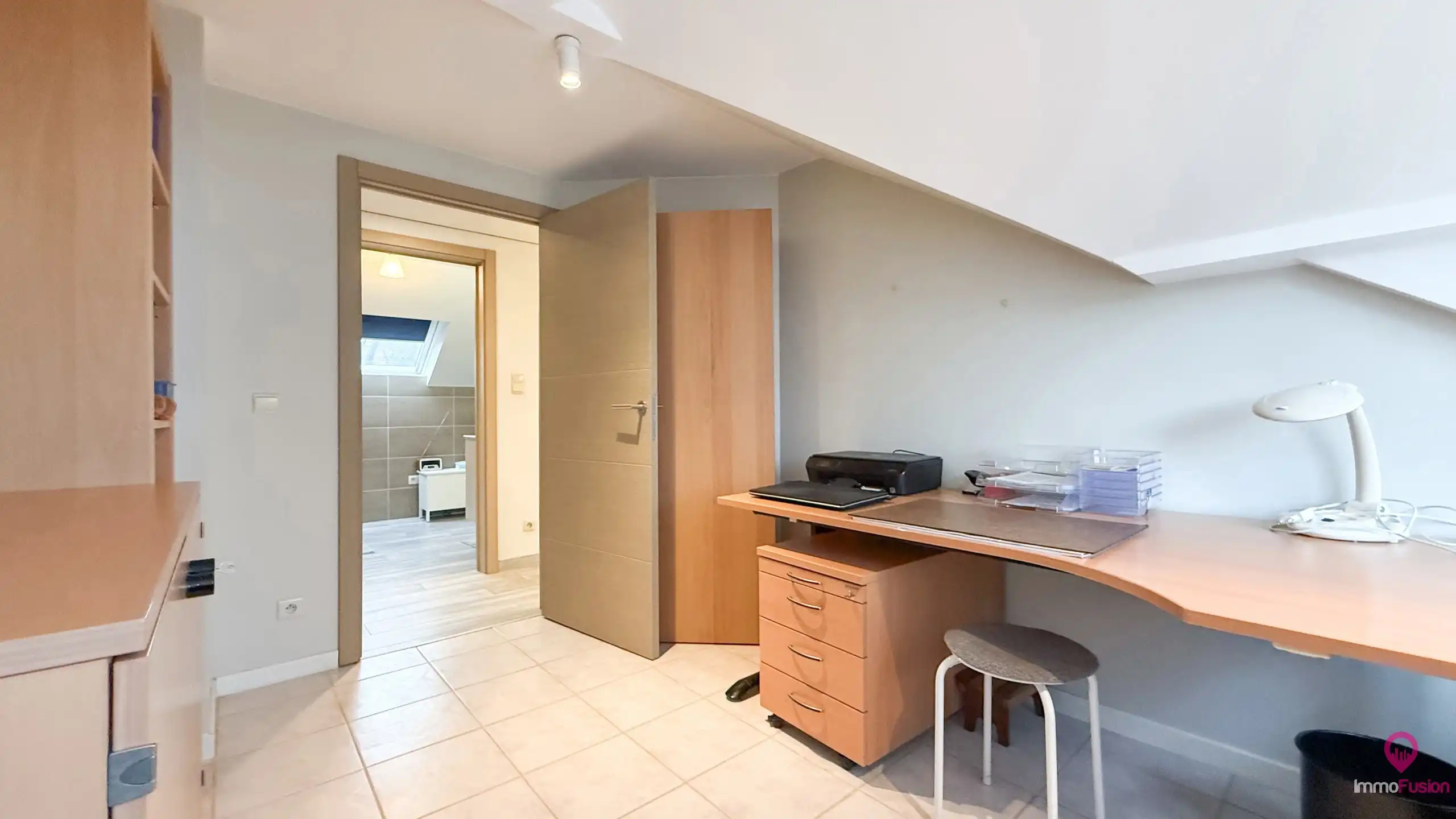 Instapklare woning met 4 slpks, inpandige garage + kelder!  foto 37