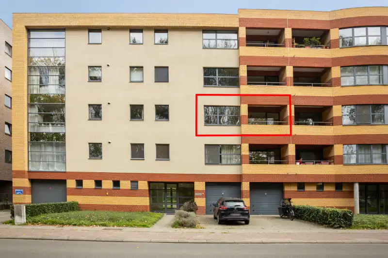 Ruim en lichtrijk 2-slaapkamerappartement met terras en garage op uitstekende locatie in Kessel-Lo foto {{pictureIndex}}