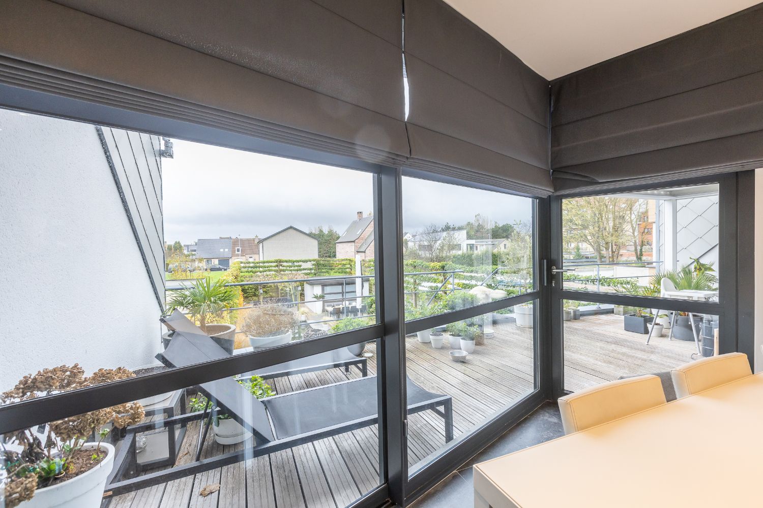 Moderne woning met handelsruimte op commerciële ligging! foto 16