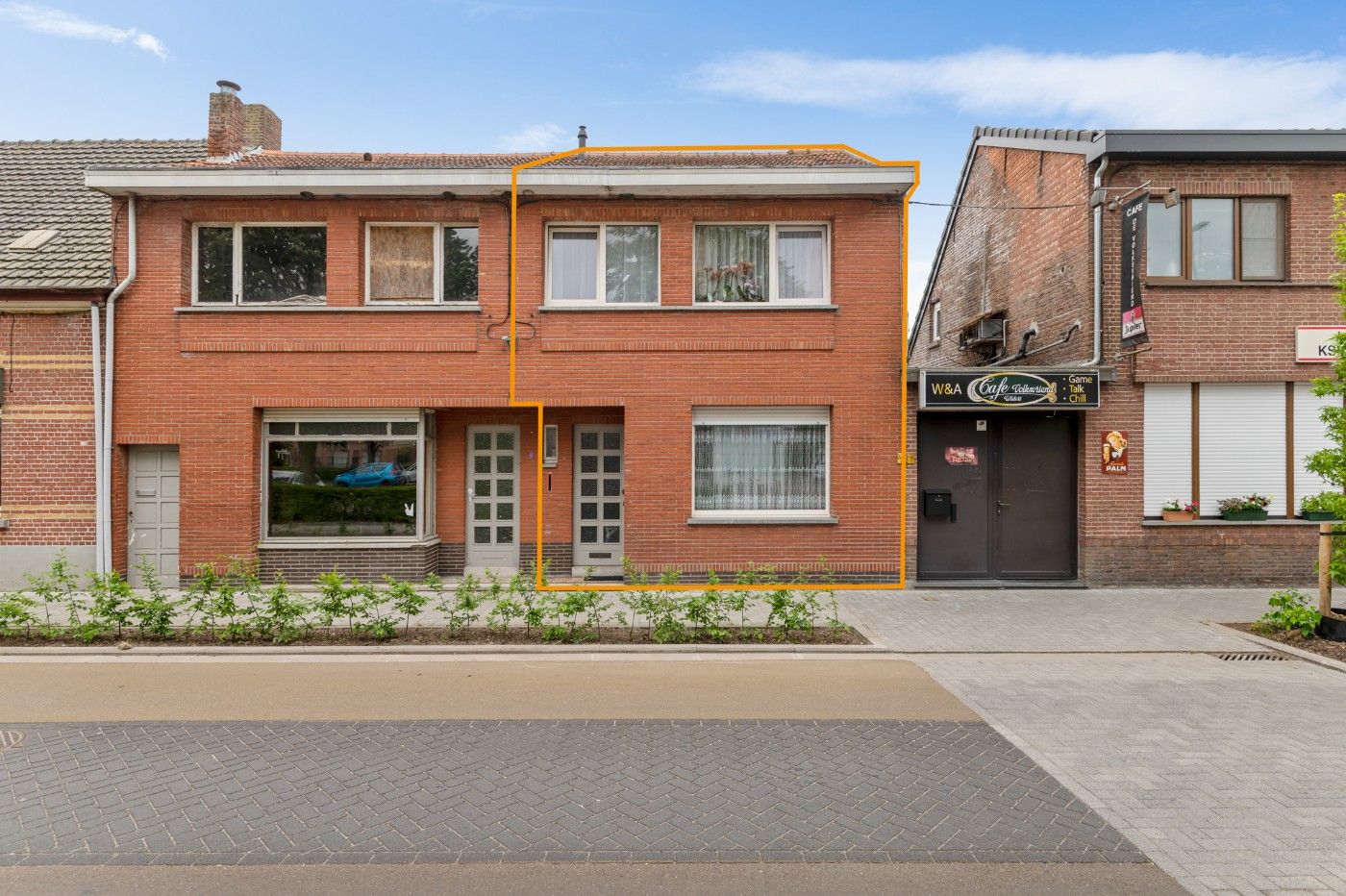 Hoofdfoto van de publicatie: Te renoveren woning met 3 slpk. en tuin