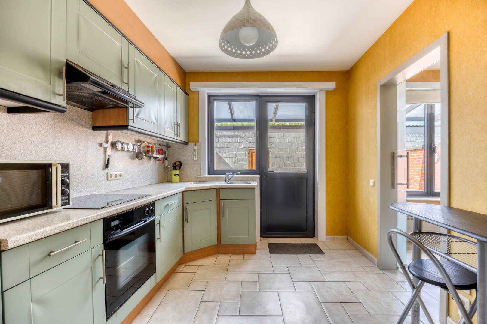 Instapklare woning nabij het centrum van Geraardsbergen foto 5