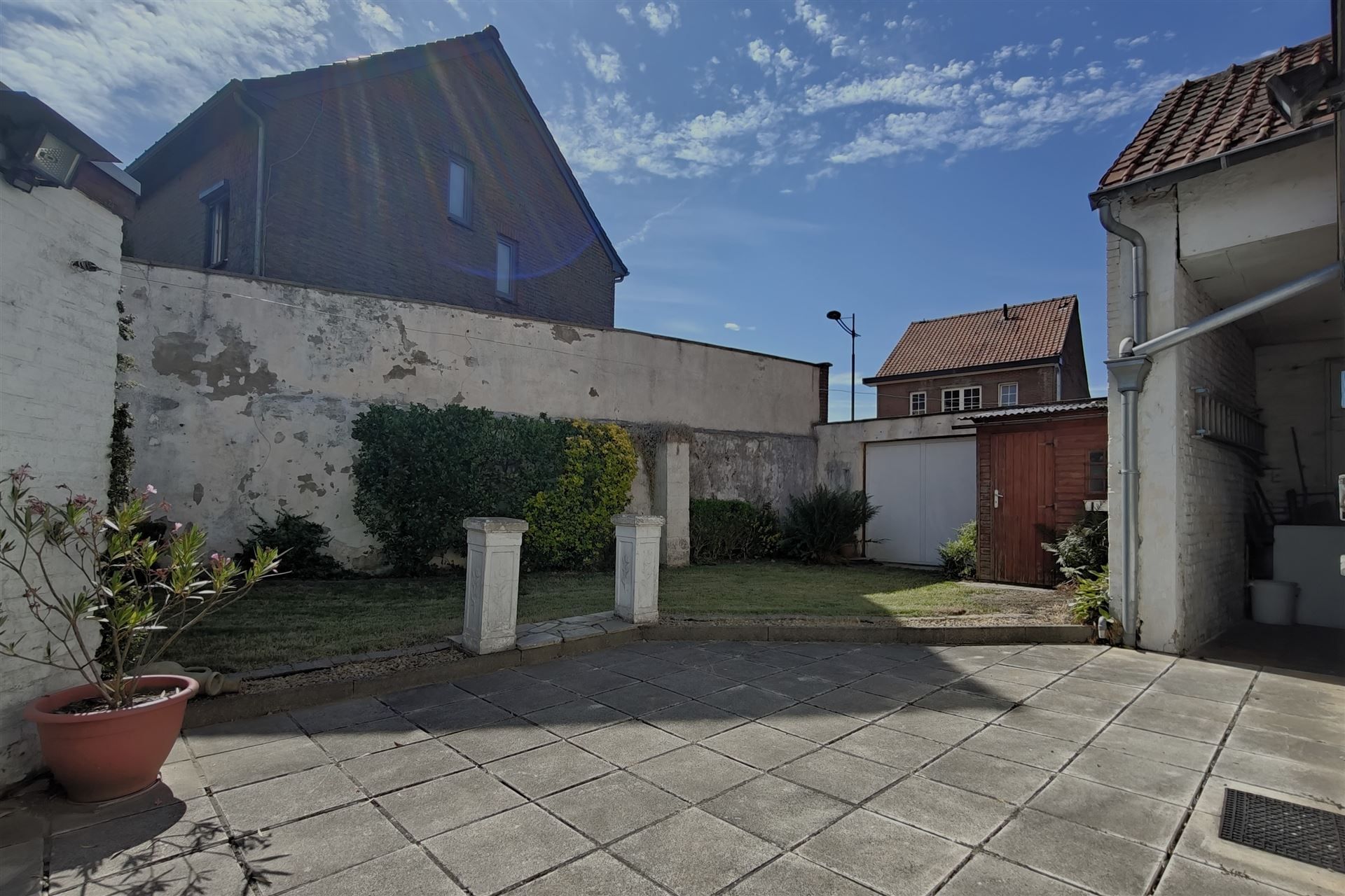 Goed onderhouden woning met 3 slpk. en 2 ingangen in Mopertingen foto 15