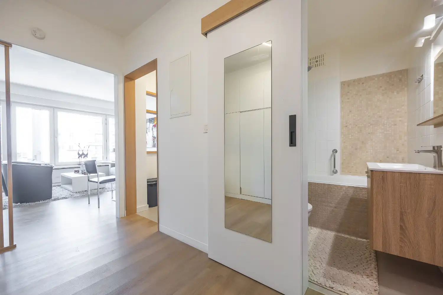 Prachtig gerenoveerde studio te koop in Middelkerke, op slechts enkele stappen van de zee foto 15