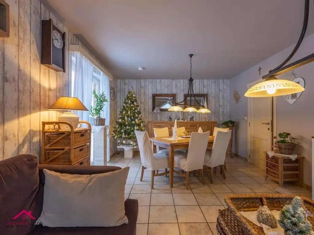 Charmante, vrijstaande woning met garage, carport en tuinhuis foto 21