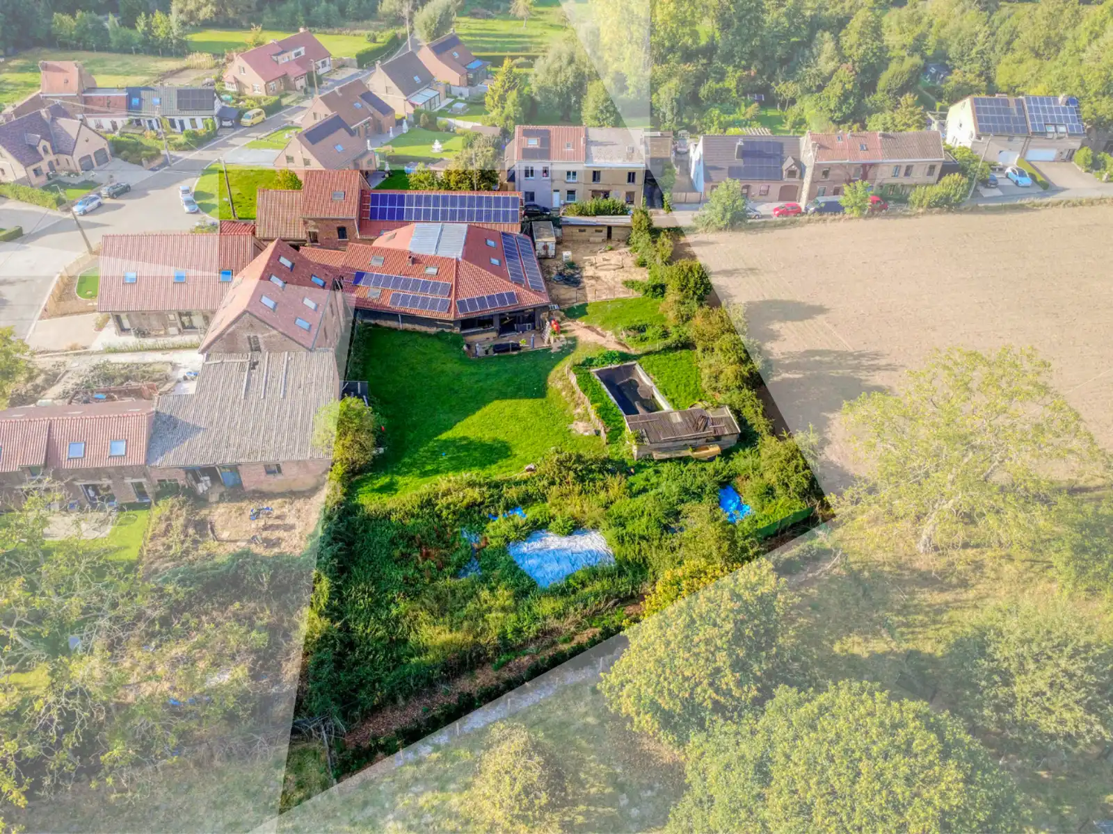 Ruime  gerenoveerde hoeve met werkplaats, zwembad en EPC B foto 30