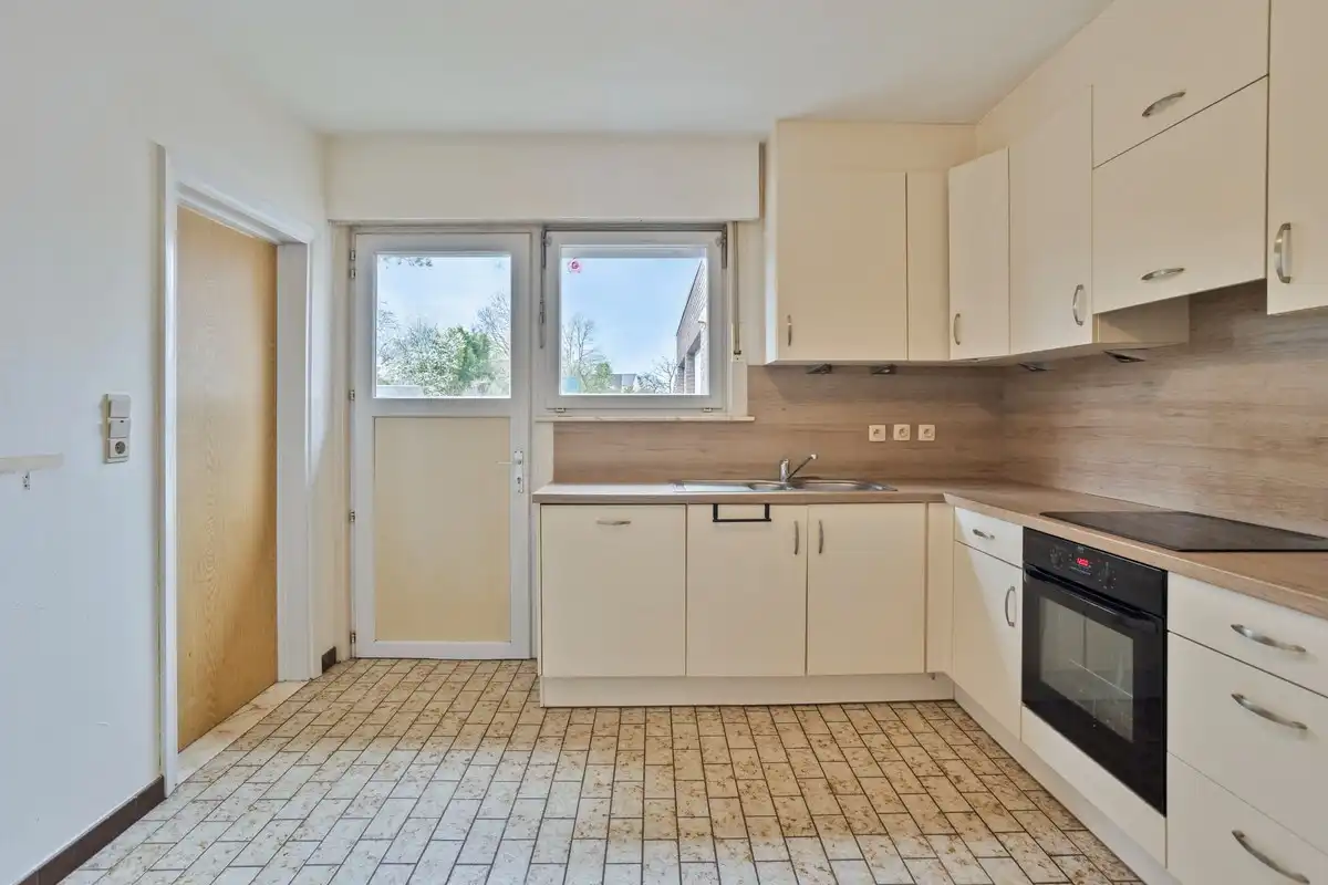 Open bebouwing met 3 slaapkamers, tuin en 2 garages op een perceel van 1108 m² in Haasrode! – EPC 363 kWh/m² - bewoonbare opp. 196 m²  foto 8