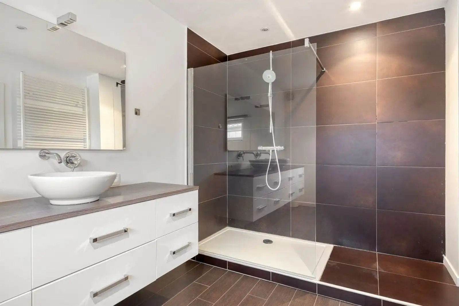 Halfopen bewouwing 5 slaapkamers met tuin  foto 16