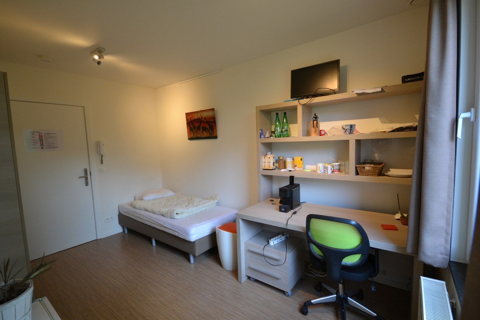 Studentenkamer op enkele stappen van Vives ! foto 2