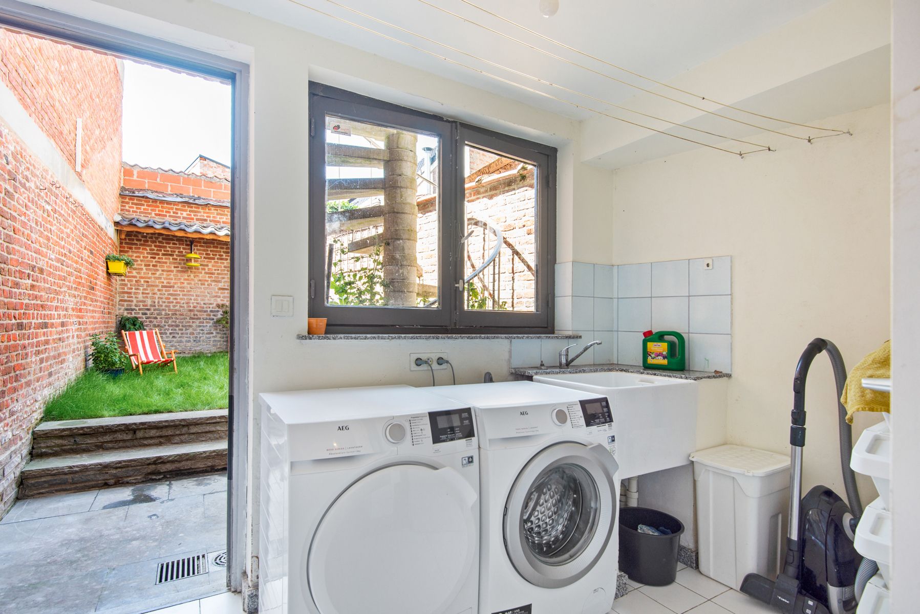 Stijlvol herenhuis met verrassende troeven in hartje Temse foto 13