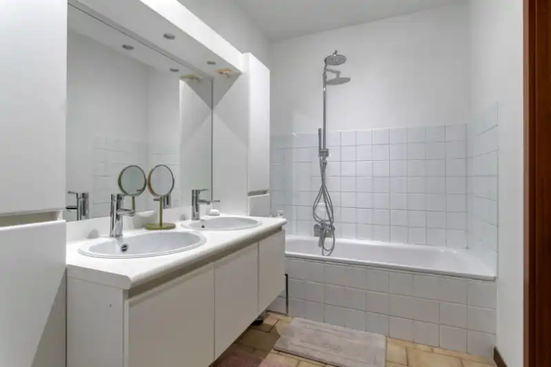 Roeselare- lichtrijk 2-slaapkamerappartement op toplocatie. foto 11