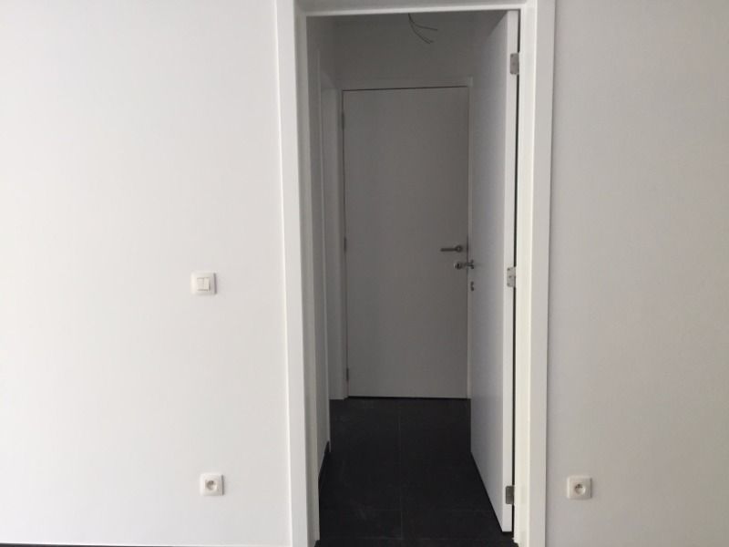 Instapklaar 2-slpk appartement met terras/tuin en 2 parkeerplaatsen foto 6