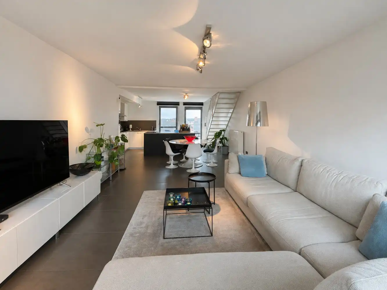 Ruim en comfortabel duplexappartement in het centrum van Lanaken foto 5
