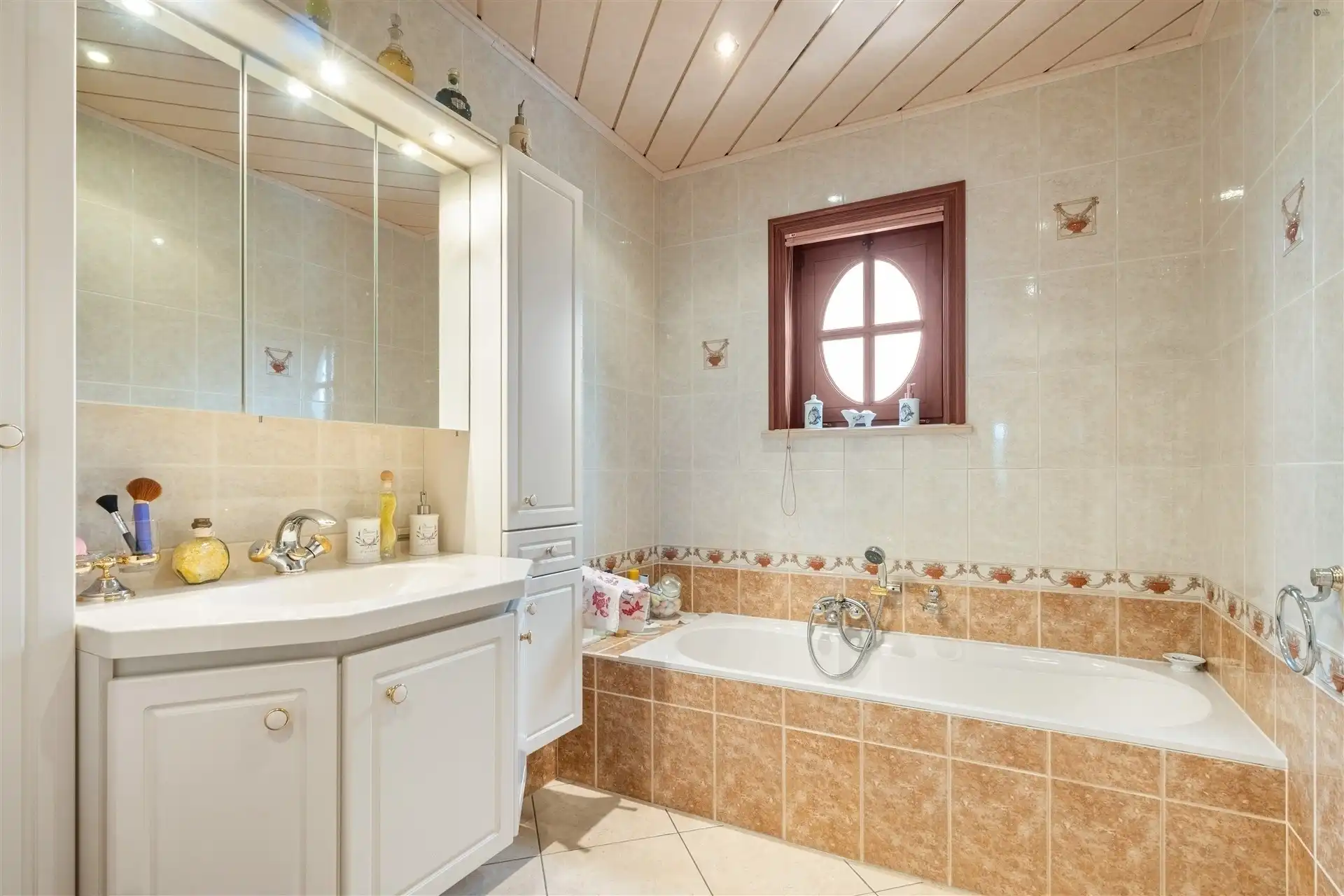 Gelijkvloers, verzorgde en solide woning  foto 12