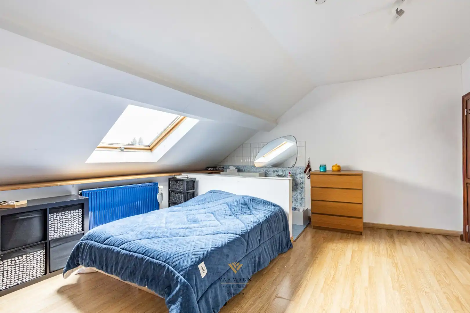 Ruime gezinswoning met 4 slaapkamers, tuin en eigen parkeerplaats. foto 23