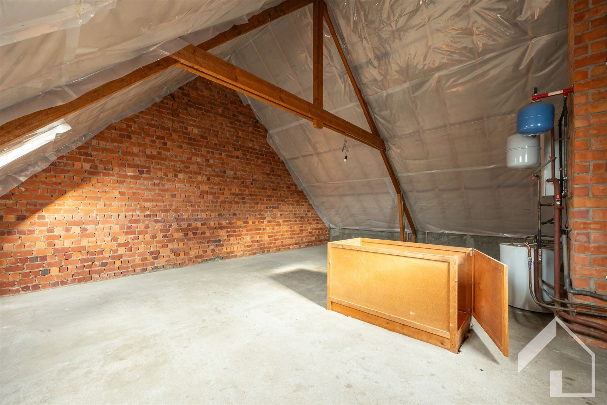 Deels te renoveren woning foto 21