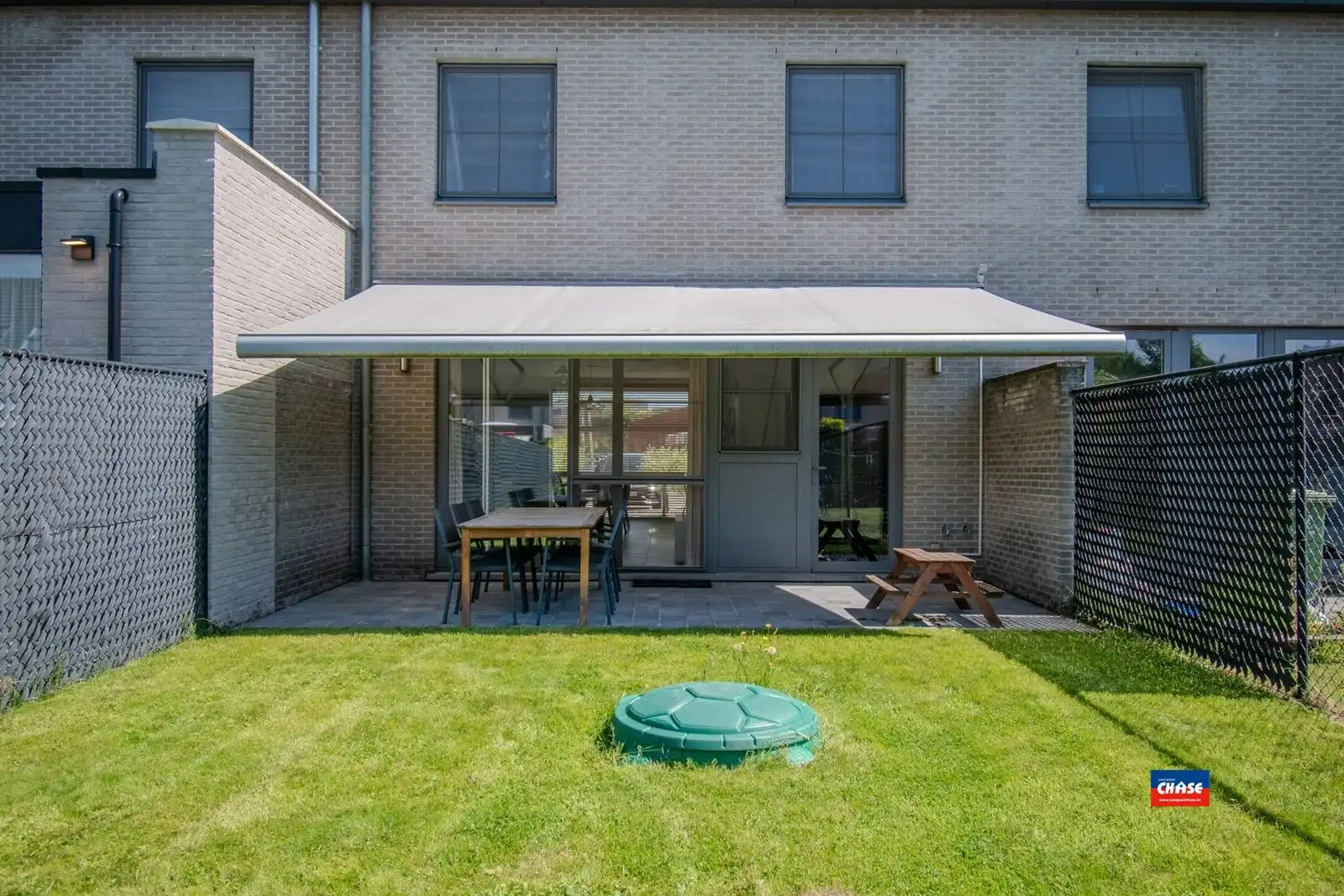 Instapklare woning met 4 slaapkamers, tuin en garagebox foto 14