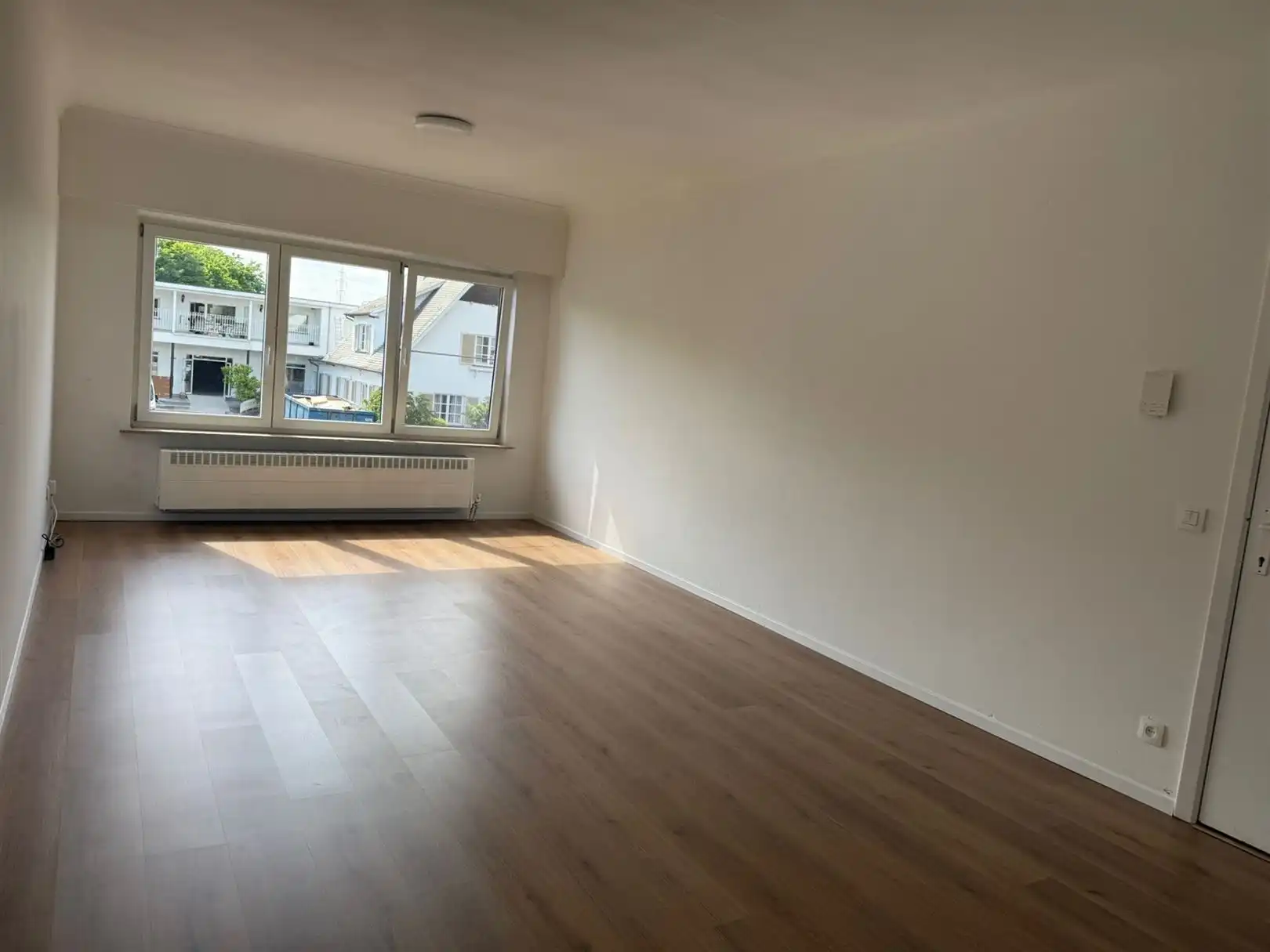 TE HUUR: Vernieuwd appartement met 2 slaapkamers te Beringen! foto 3