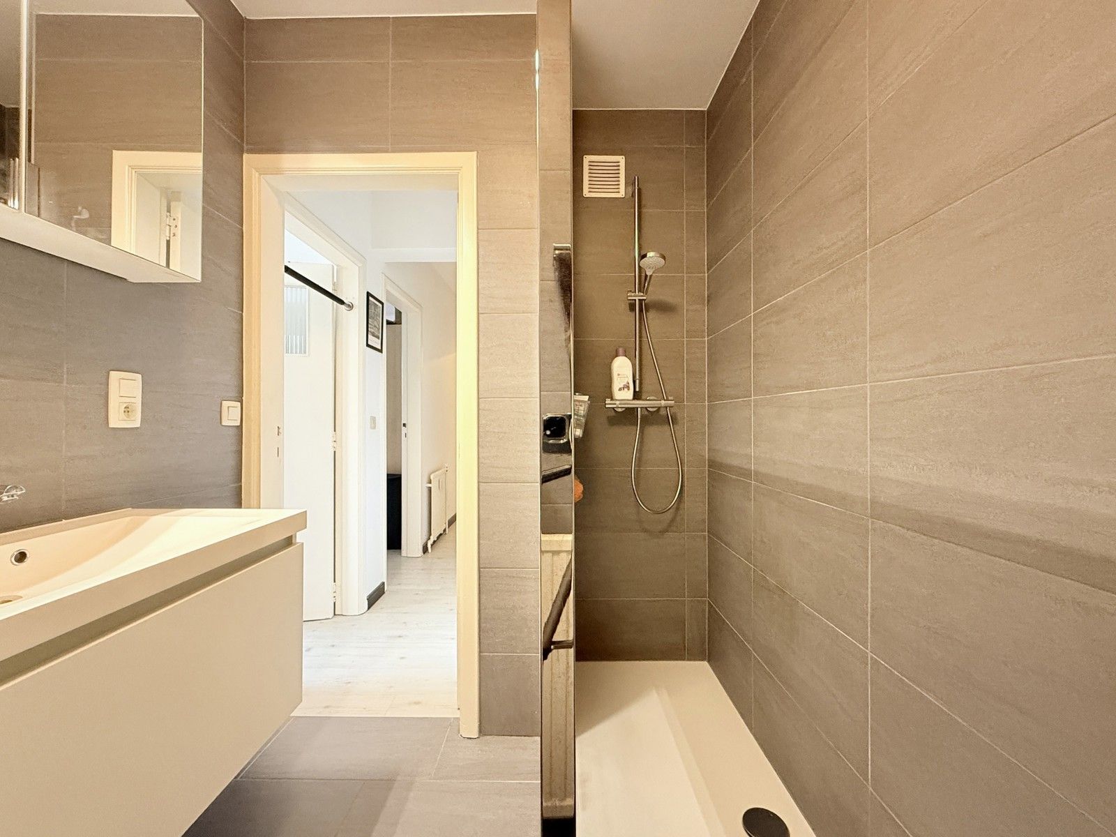 Appartement te huur foto 11