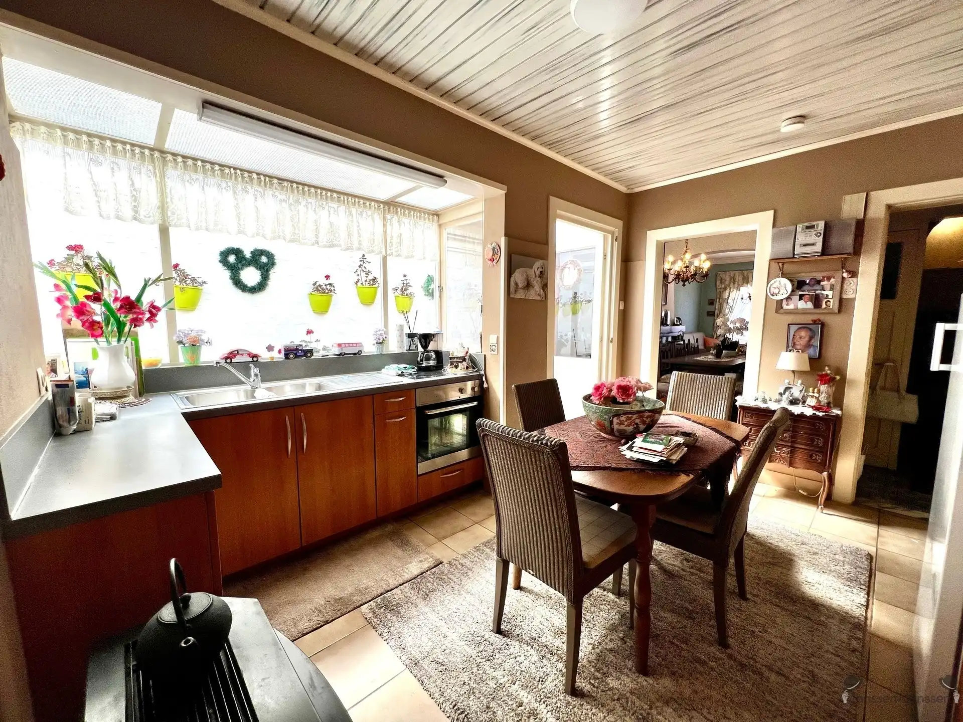 centrumwoning met veel ruimte en garage. foto 15