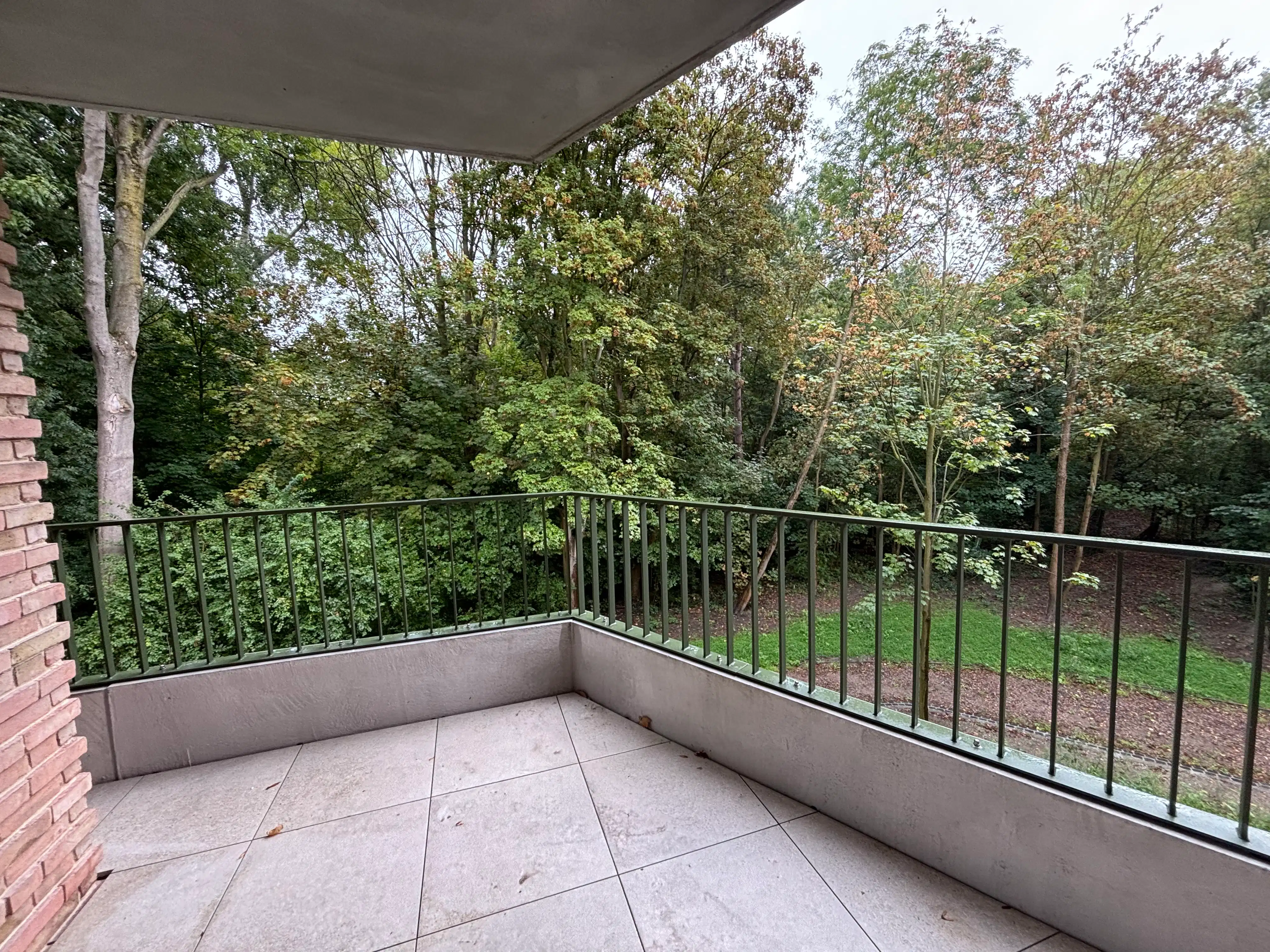LUXUEUS NIEUWBOUWAPPARTEMENT MET SLAAPKAMER, BUREAU EN RUIM TERRAS foto 2