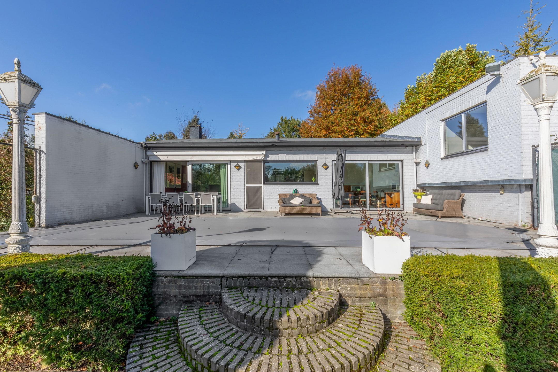 Split level woning op perceel van 2.232m² met veel privacy foto 23