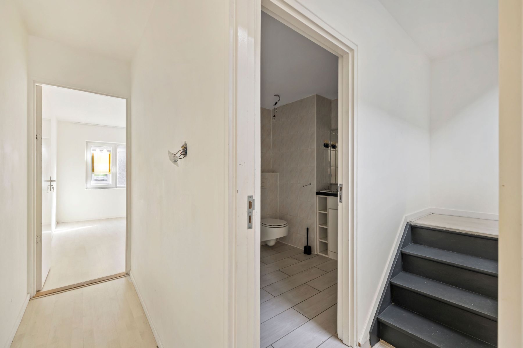 onder optie Deels af te werken woning 3-4 slaapkamers  foto 5