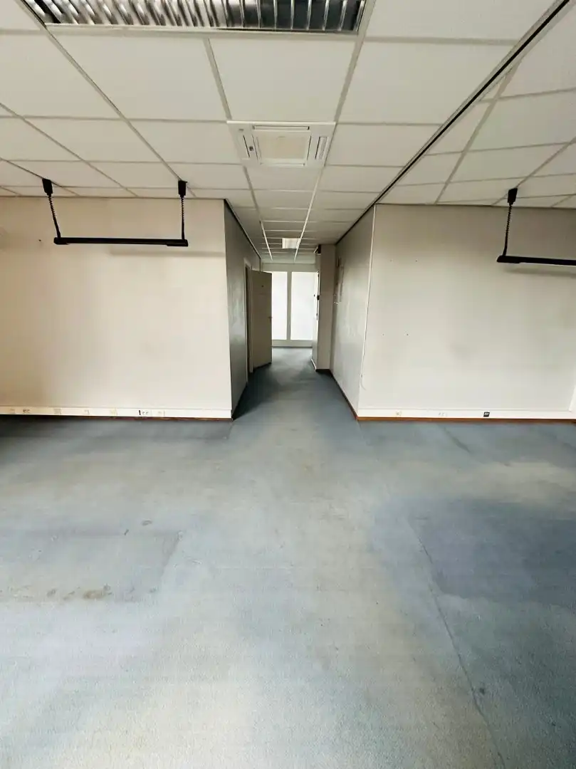 Iconisch kantorencomplex of commerciële ruimte te Hasselt centrum foto 5