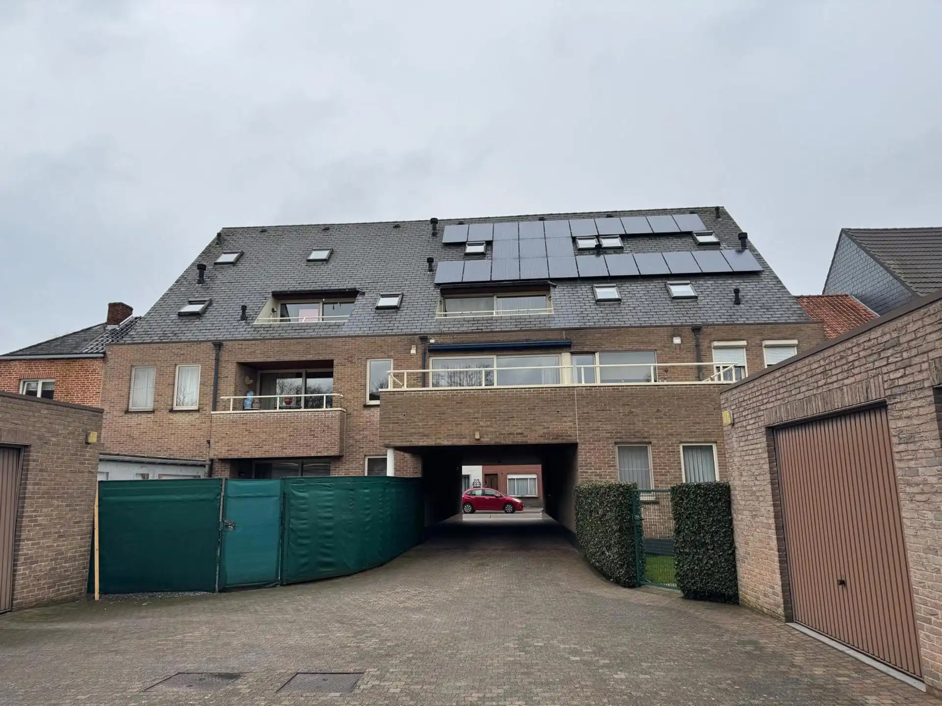 Ruim appartement in centrum met 3 slaapkamers,garage en lift foto 22