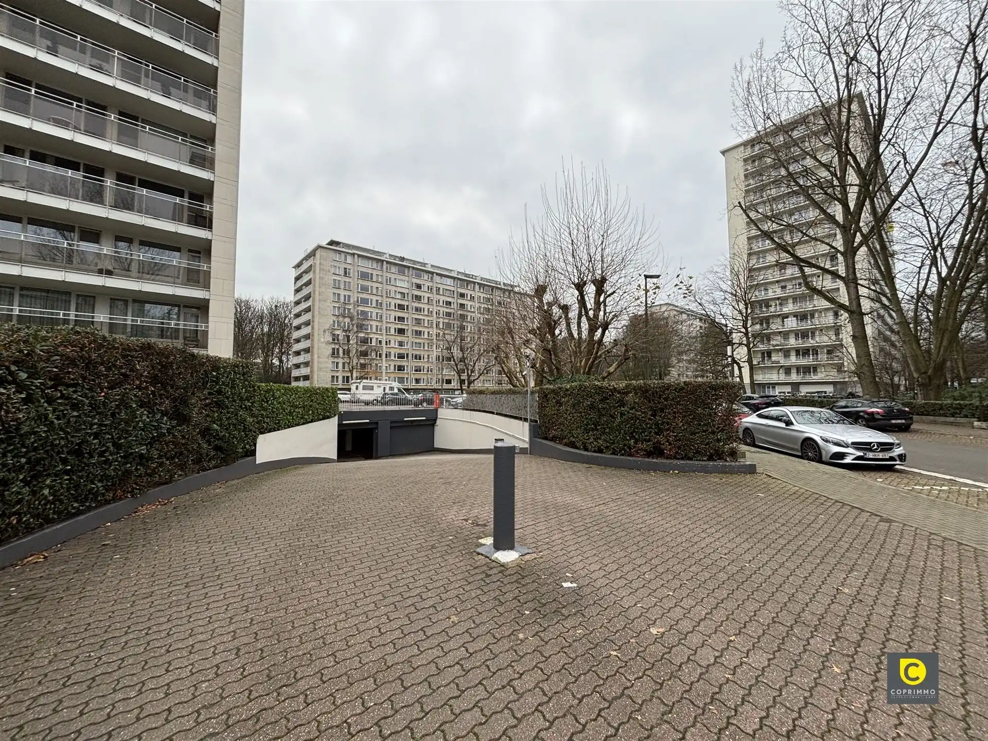 Ondergrondse garagebox  foto {{pictureIndex}}