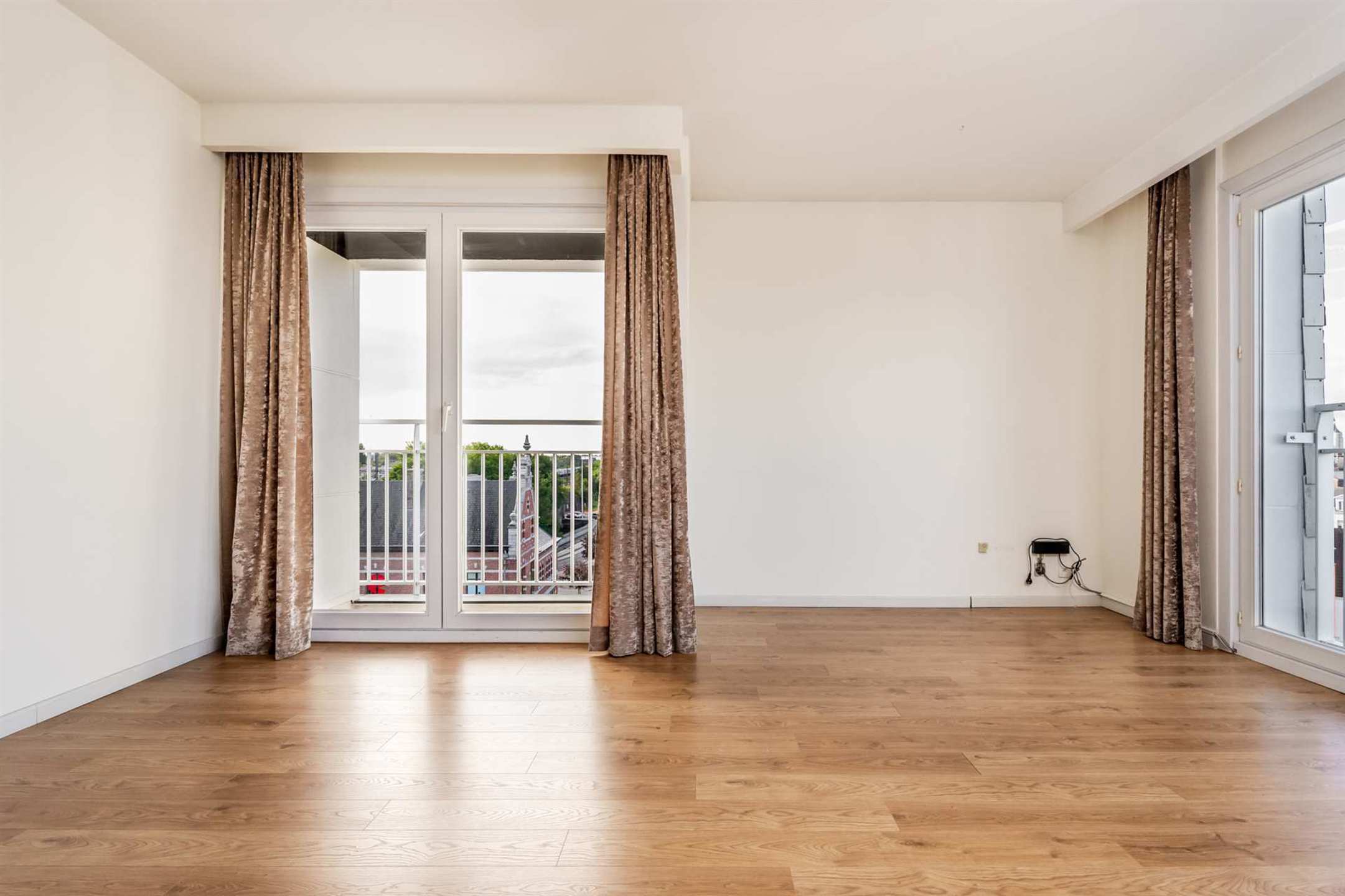 Ruim 3 slaapkamer appartement met prachtig uitzicht foto 5