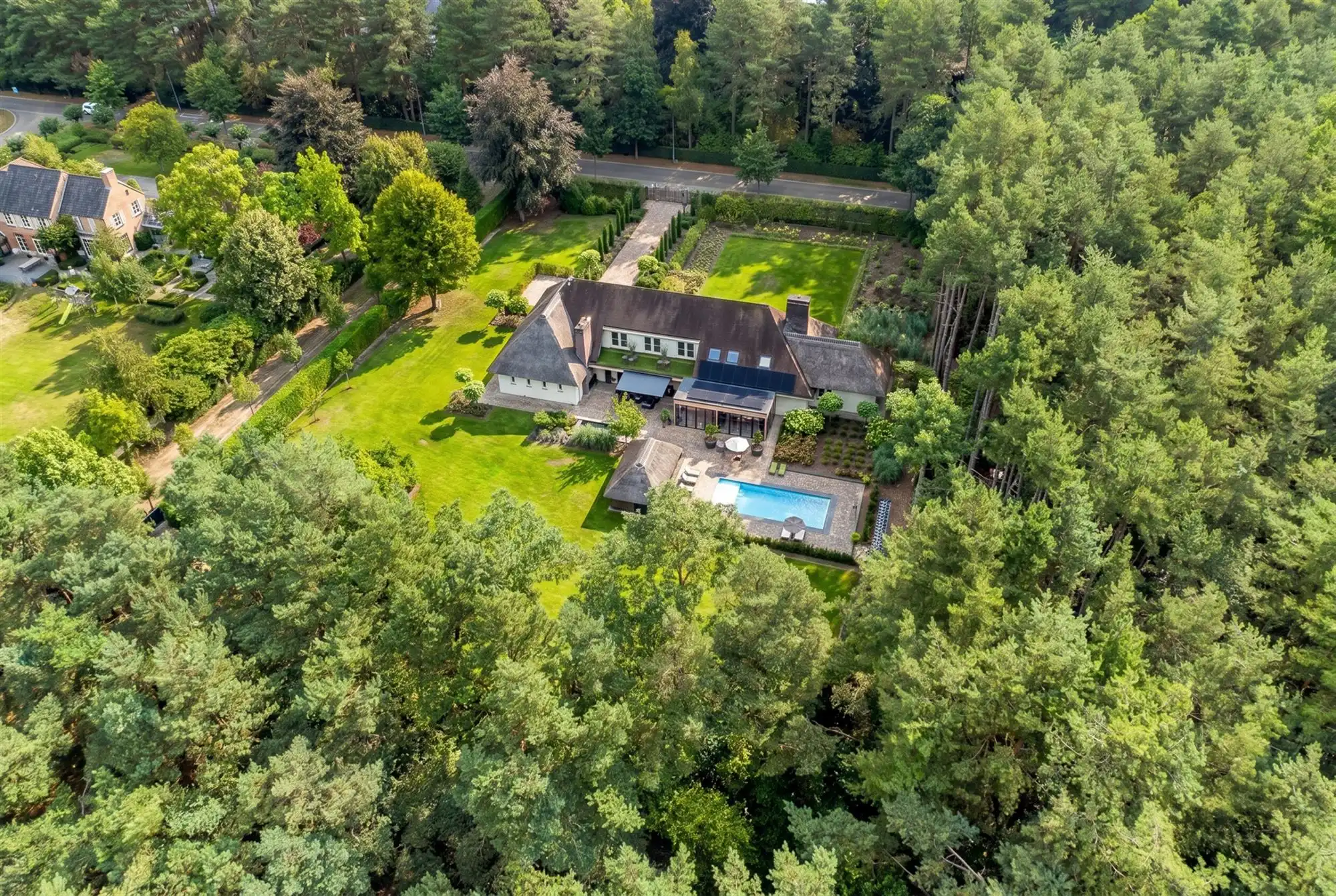 Landelijke luxe: unieke villa op ca. 11.000 m² privé-domein foto 85