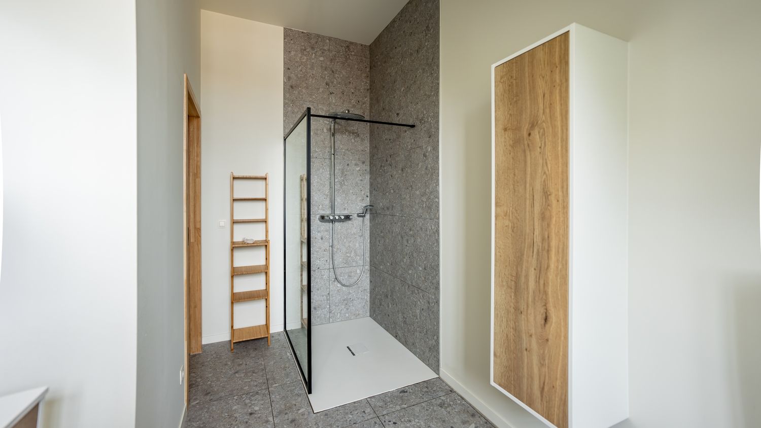Charmant en landelijk penthouse met loftgevoel in het hart van Bocholt! foto 8