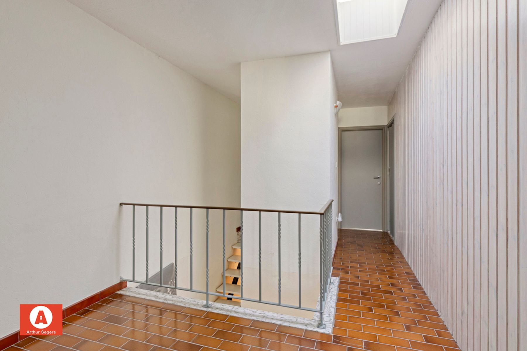 Ruime woning met zuidgerichte tuin en achteruitweg foto 18