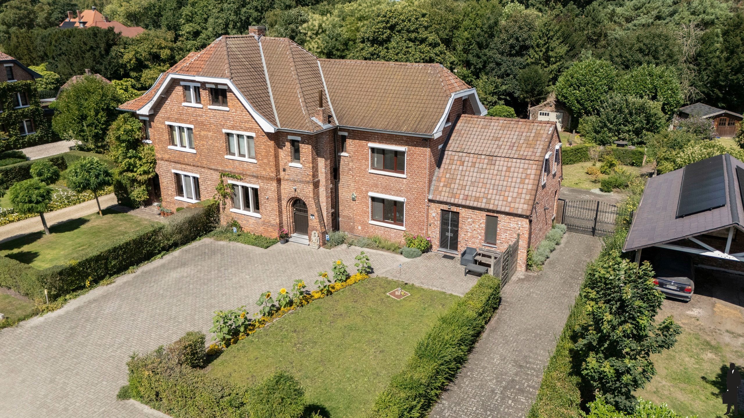 Stijlvolle, gerenoveerde HOB-villa met 7 slpk in topwijk Mol foto 2