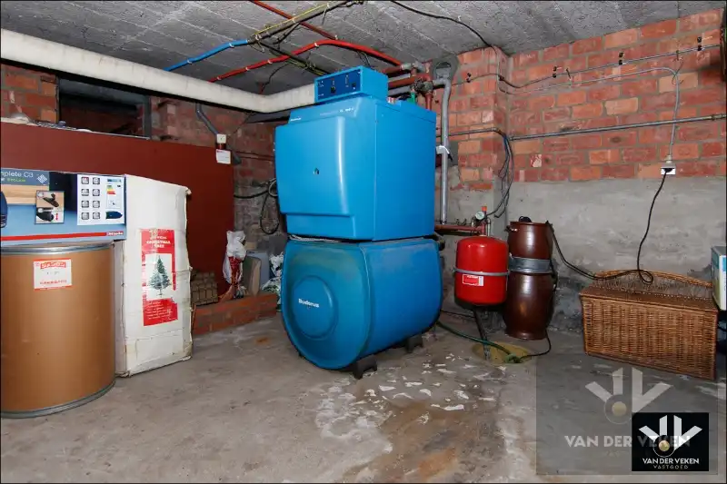 SPLIT-LEVEL WONING OP PERCEEL VAN 07a80ca ZEER GOEDE BEREIKBAARHEID foto 16