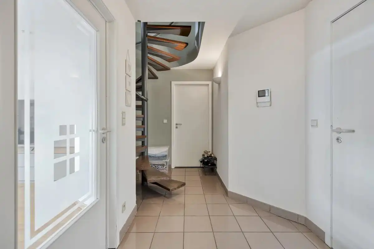 RUIM DUPLEXAPPARTEMENT VAN 144 M² MET 3 SLPK'S IN HASSELT foto 7