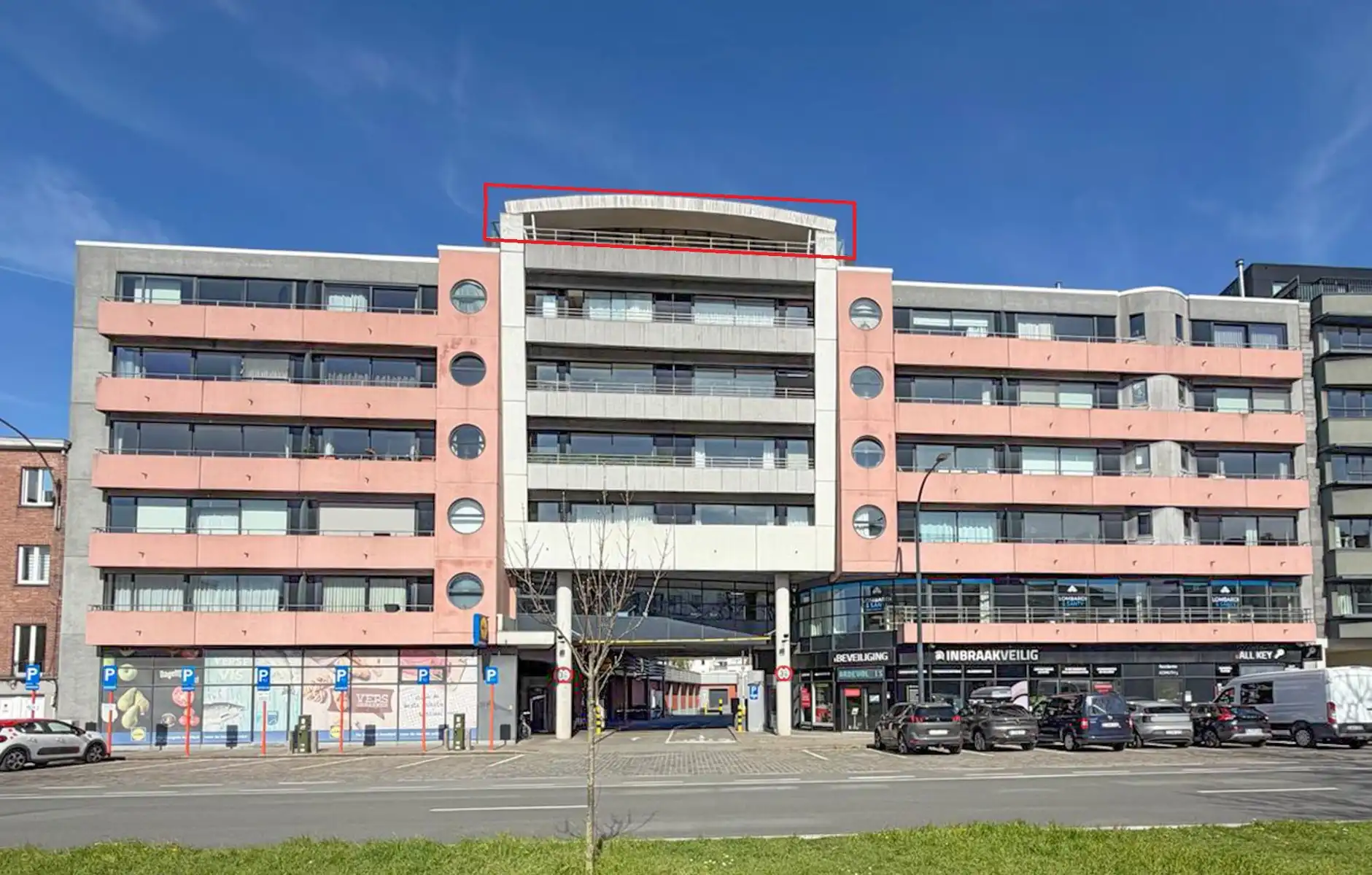 Ruime penthouse met riant zonneterras foto 25