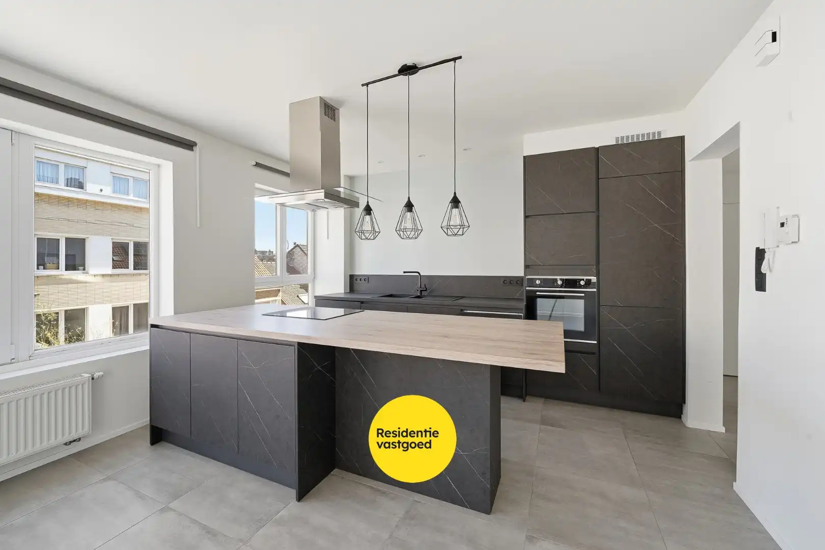 Instapklaar, energiezuinig appartement op topligging in Mariakerke (Oostende) foto 4