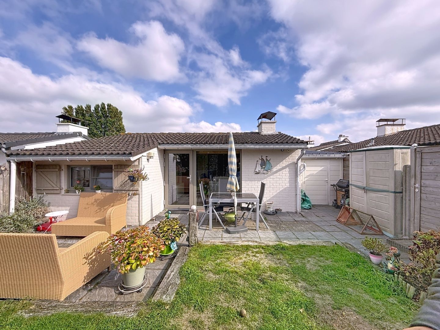 Vakantiewoning met parking en garage nabij zee & duinen foto 12