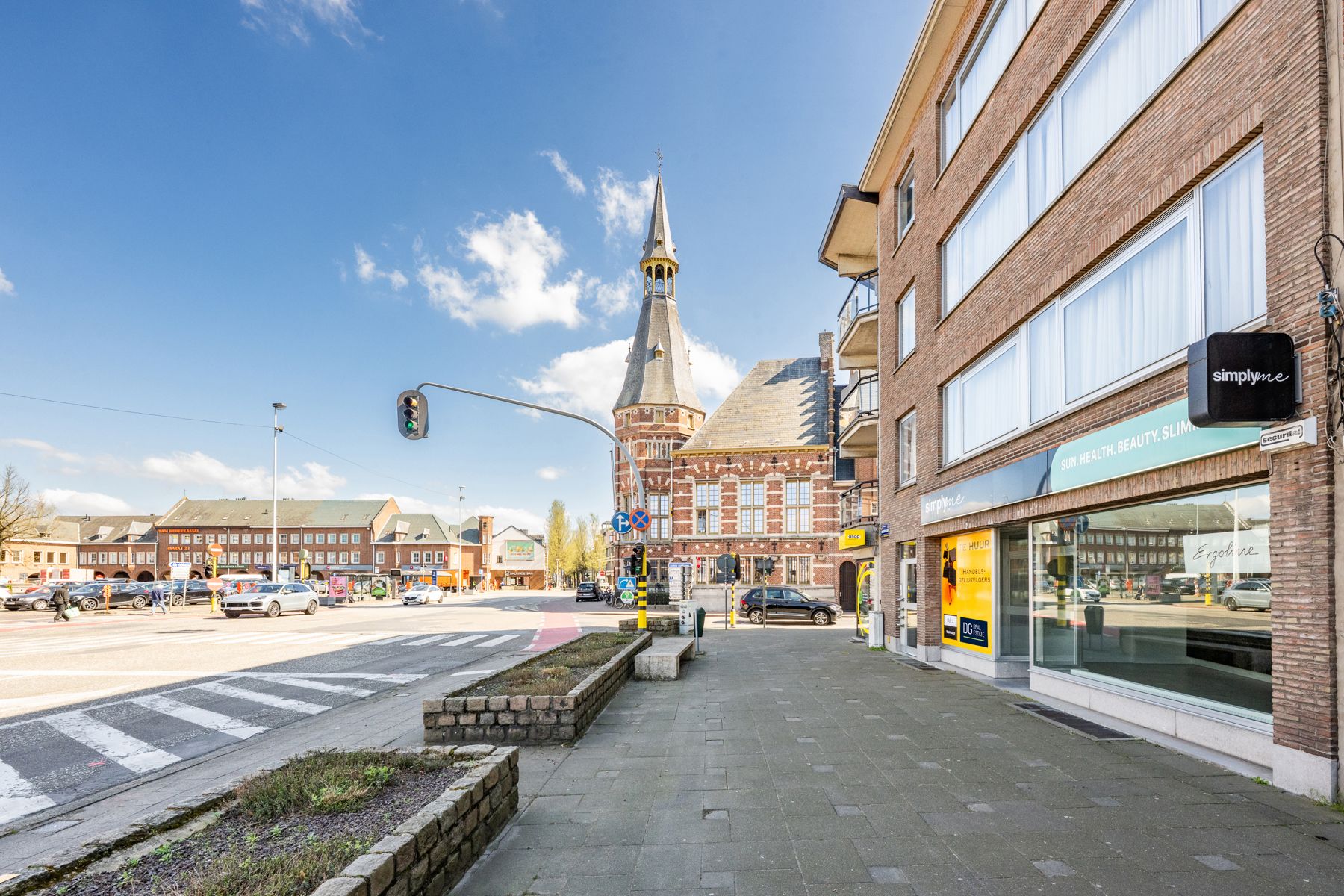 Handelsgelijkvloers met topzichtbaarheid in Schoten! foto 4
