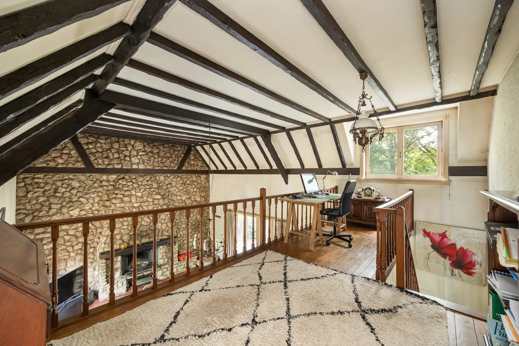 Te renoveren villa met paardenstallen op ca. 1753 m². foto 7